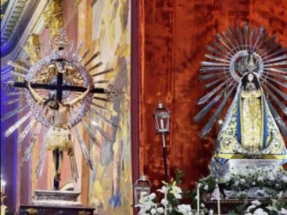 5987-inolvidable-entronizaran-las-imagenes-del-senior-y-virgen-del-milagro-en-roma