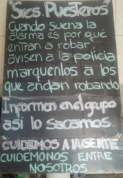 Cartel colocado en el Paseo San Martín Cartel colocado en el Paseo San Martín