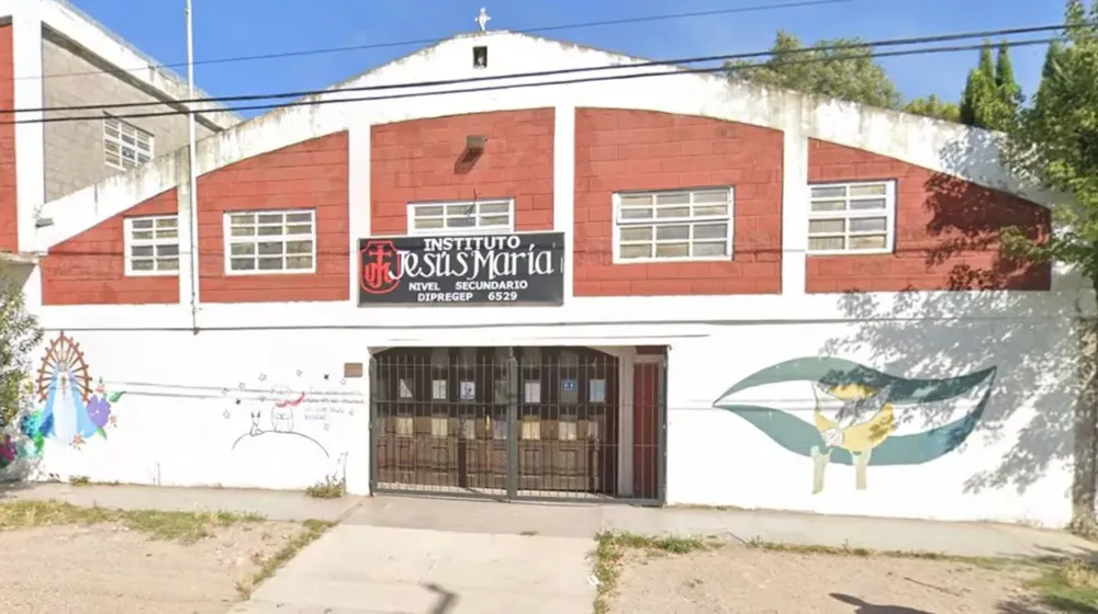 un-estudiante-amenazo-a-otro-con-un-arma-a-traves-de-un-grupo-de-whatsapp-foto-google-street-view-G23Z5YME45DBXMQROCPAZT7MLE