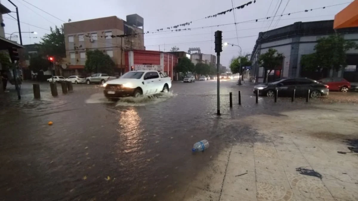 temporal-llego-todo-calles-inundadas-zonas-intransitables-tucuman-1155900-193830