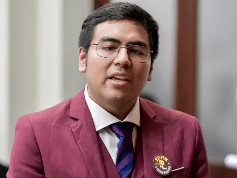 multimedia.normal.8bfd9acd517cc795.bm9ybWFsLndlYnA=