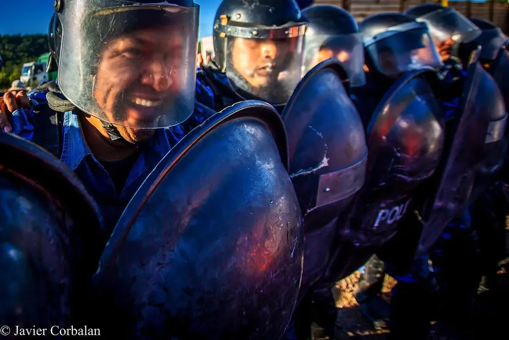 Infantería de Salta contra docentes - Javier Corbalán