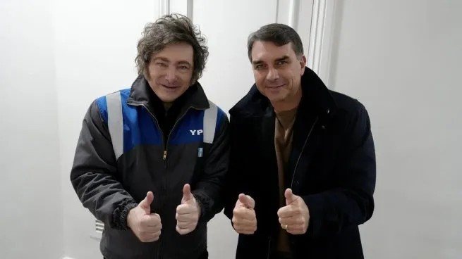 javier-milei-flavio-bolsonaro