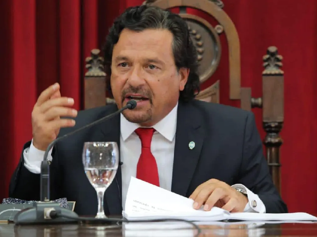 gus. saenz