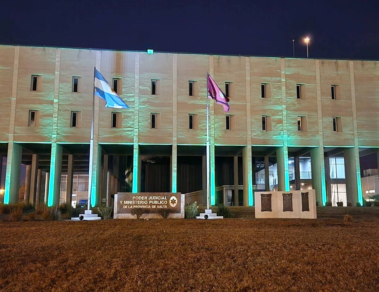 021024_cuidad_judicial_iluminada_01