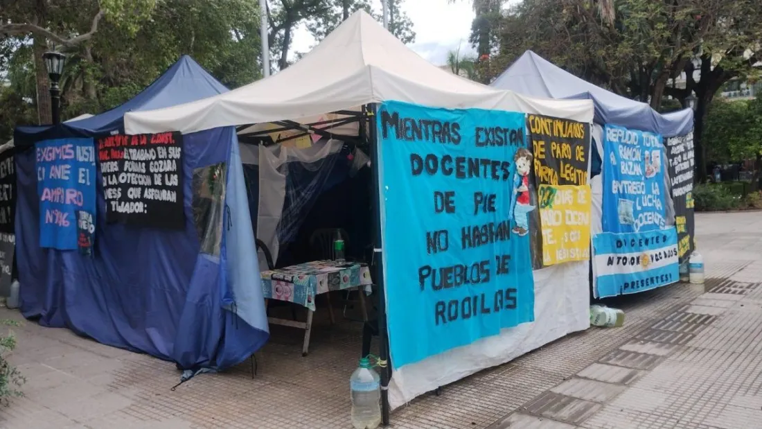Carpa-Docentes-Autoconvocados-1100x619
