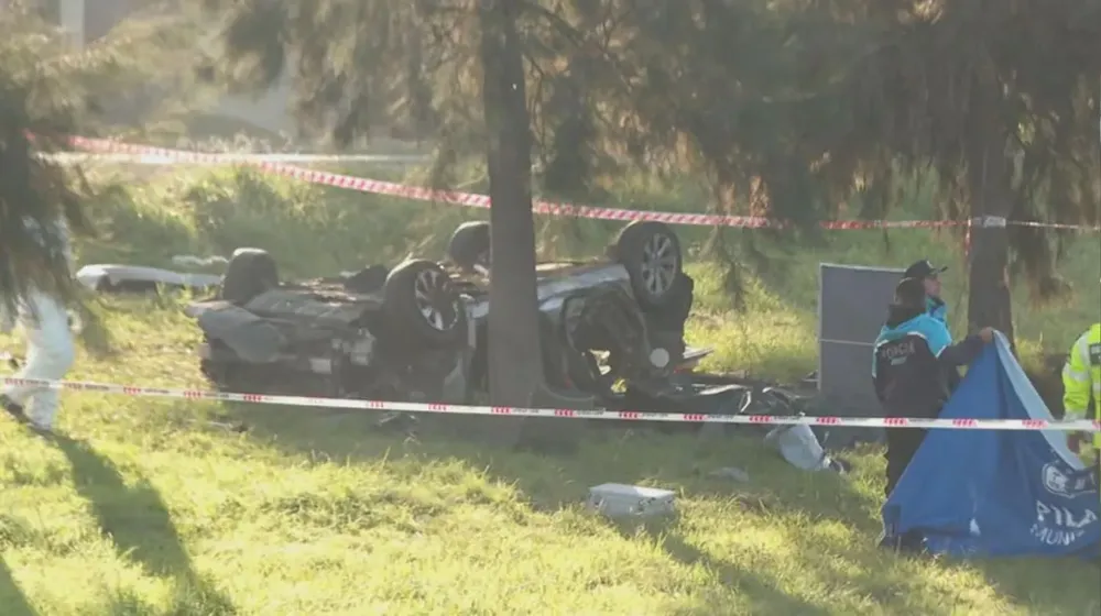 el-citroen-c3-quedo-a-unos-30-metros-del-camino-foto-captura-tn-ULPNZJ5U2NGDNNLMX53TNEJNDA