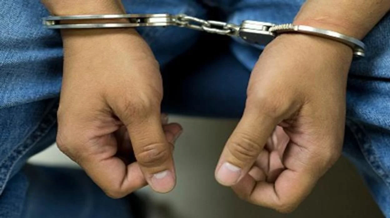 hombre-esposado-kUZE--1248x698@abc